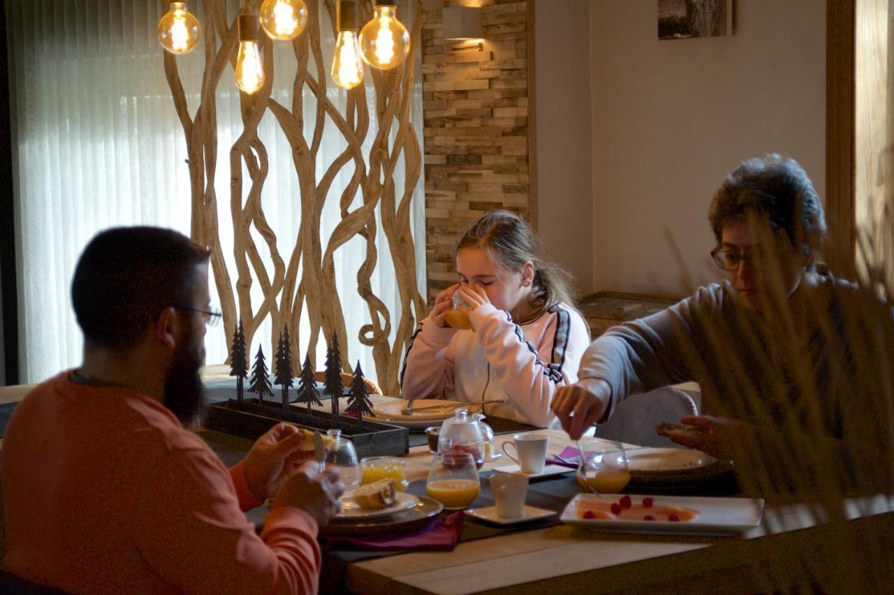 L'Ancienne Poste - Chambres D'Hotes Et Table De Degustation Marloie Eksteriør billede